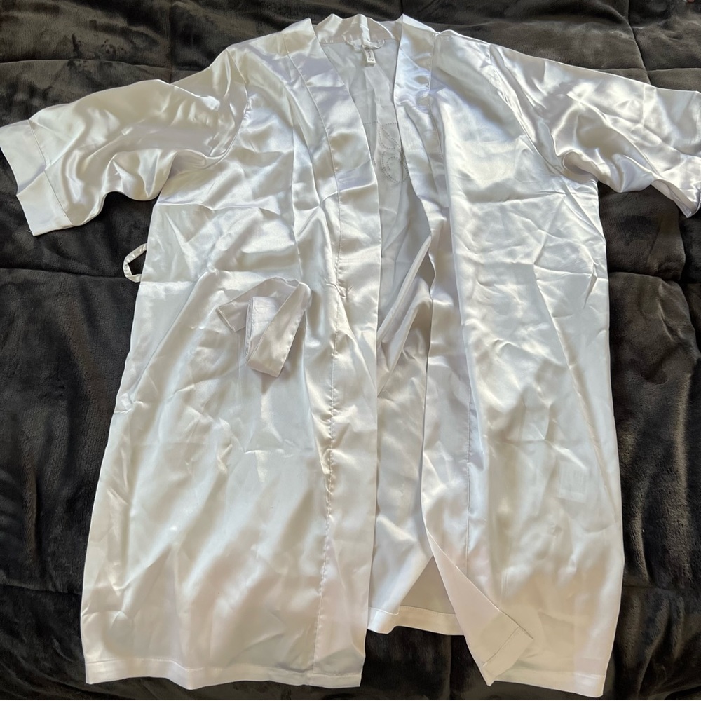David’s Bridal Double Rhinestone Bride Satin Robe - Picture 3 of 10